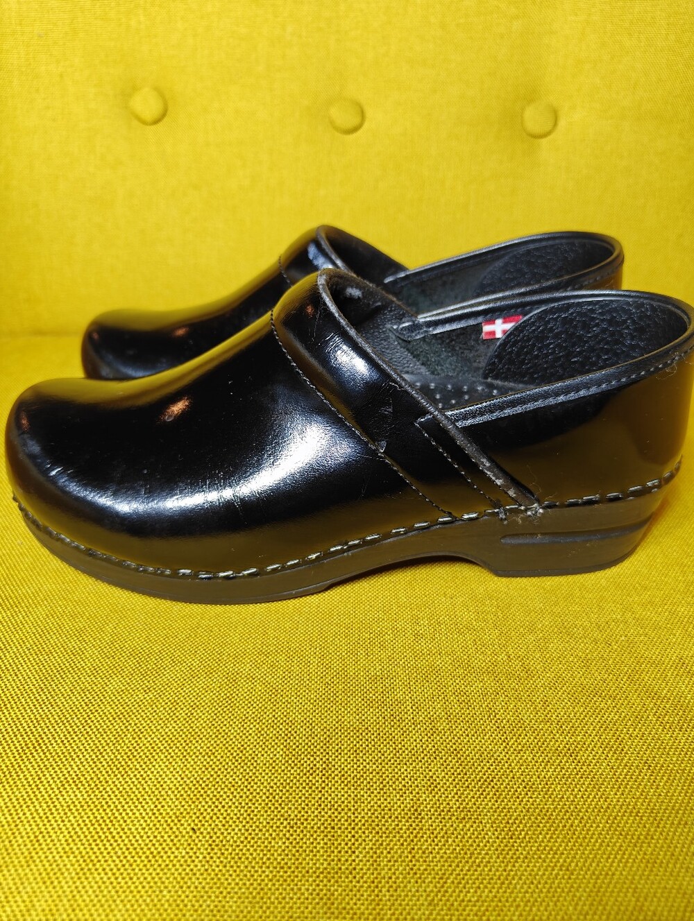 Sanita Professional Black Patent Leather Clogs Women's Shoes Size 38 US 7.5-8